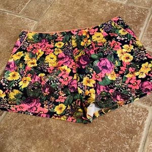 sweet rain shorts bright floral pink, purple yellow  flowers size large